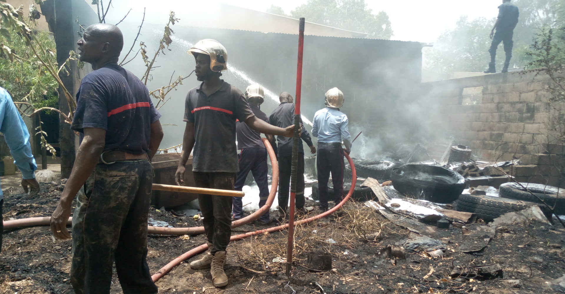 Incendie dans un entrepôt de pneus à Chagoua 1