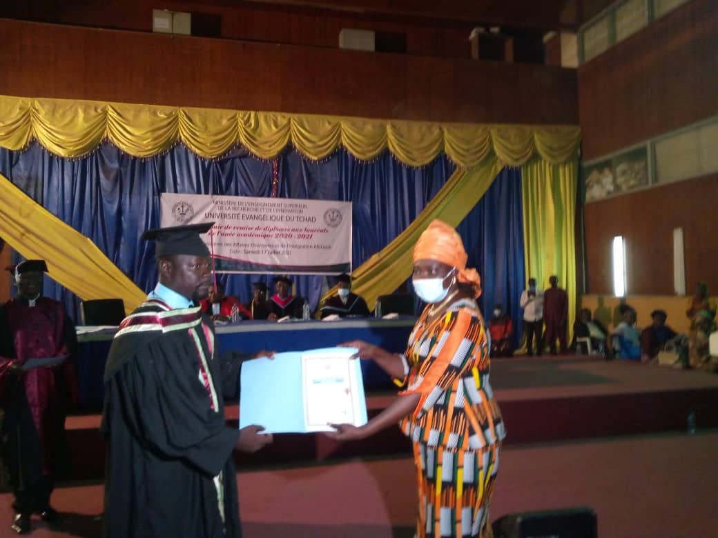 L’université Evangélique du Tchad honore ses lauréats 1
