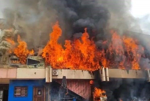 Le Stade omnisports de Bangui en feu