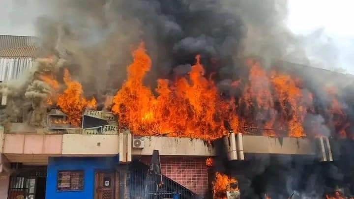 Le Stade omnisports de Bangui en feu 1