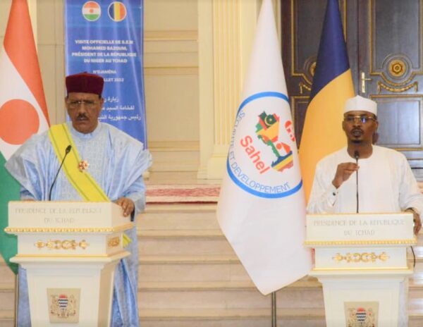 Mohamed Bazoum élevé à la dignité de Grand-croix de l’ordre national du Tchad