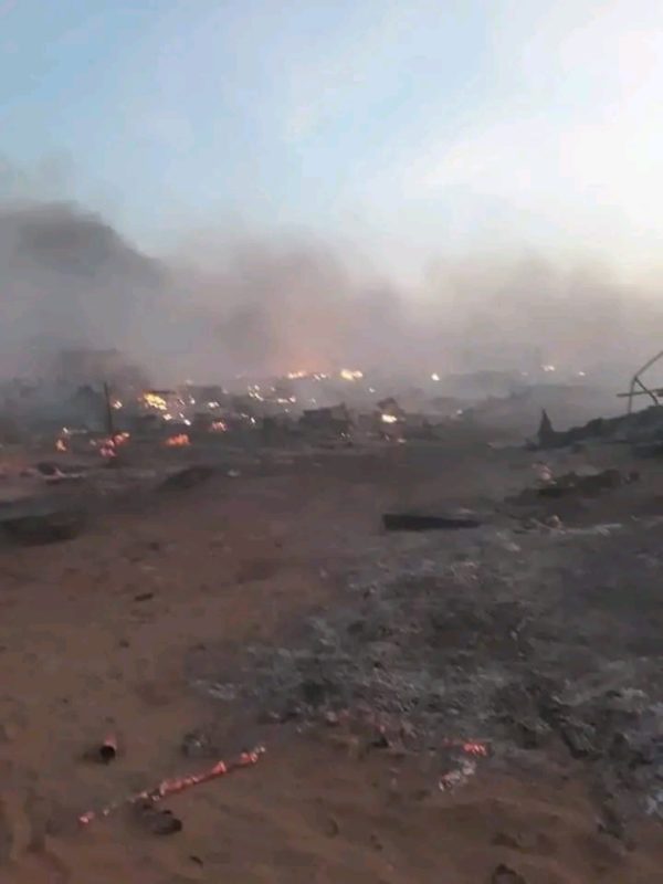 De dizaines de morts et des cases brûlées à Léo Mbaya