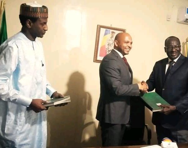 La Bad et le gouvernement tchadien signent un accord de don de 5,3 milliards de Fcfa