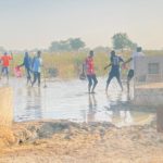 Célébration de la Toussaint : la montée des eaux empêche le nettoyage des tombes 2
