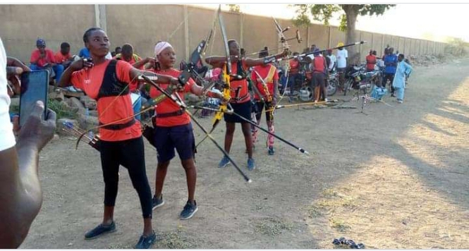 Maryse et Hallas remportent la finale de tir à l’arc 1