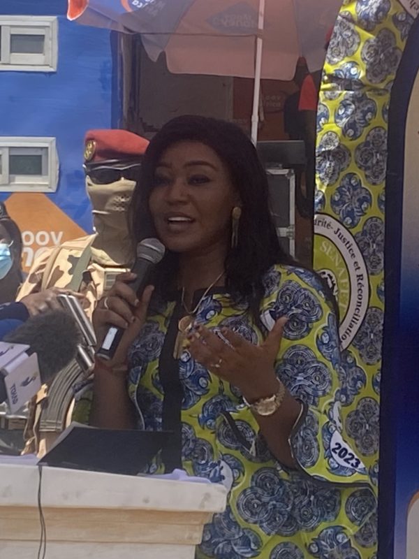 « Nous avons des responsabilités, mais dans nos maisons , nous devons être des épouses soumises et accompagner nos hommes vers l’émergence », Amina Priscille Longoh