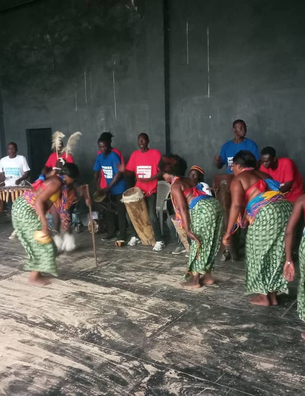 Les artistes danseurs du Tchad célèbrent le 50ème anniversaire de la danse
