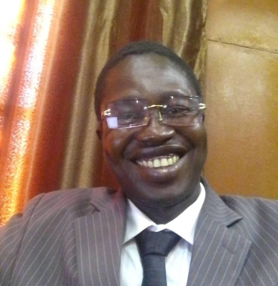 Le premier ministre de transition porte plainte contre le journaliste Eric Ngarlem Tolde 1