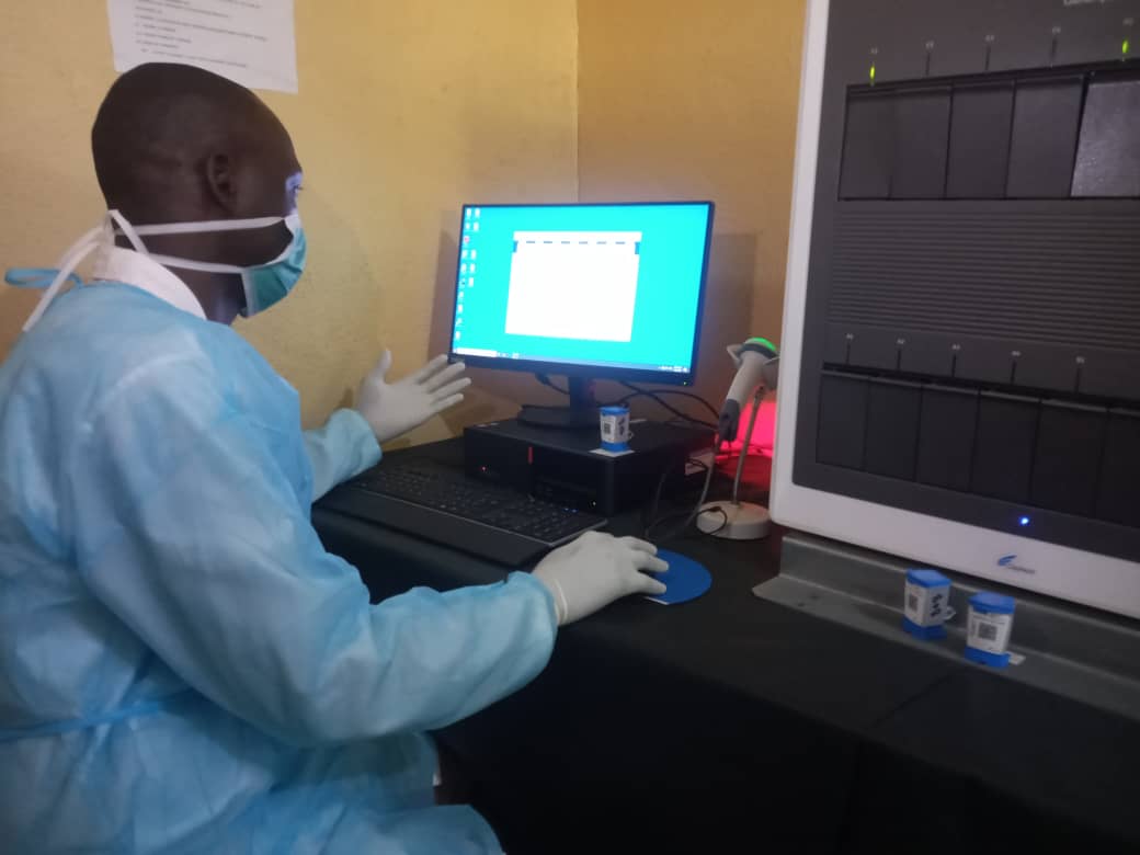 L'Uncef offre une machine de dépistage automatique du Vih/Sida à l’hôpital provincial de Moundou 1