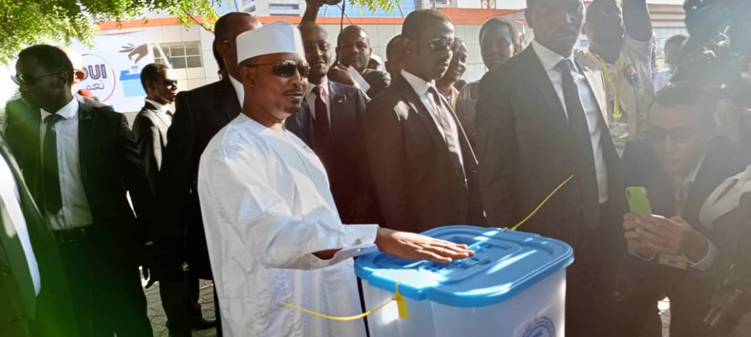 Référendum constitutionnel : Le président de  transition Mahamat Idriss Deby itno lance le vote référendaire 1