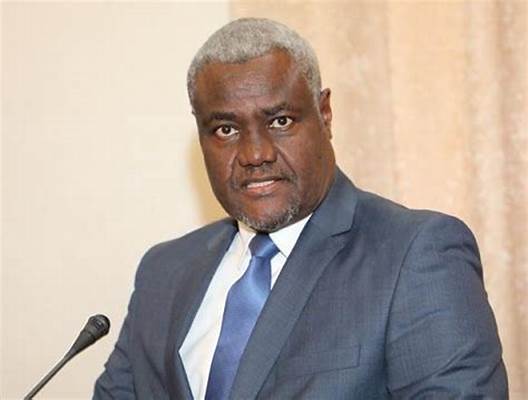 Sénégal : le Président de la Commission de l’Ua invite les autorités à organiser les élections dans les meilleurs délais 1