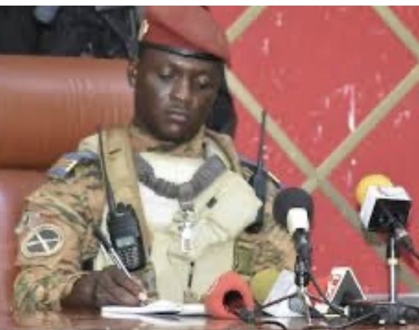 Burkina Faso: trois diplomates français expulsés