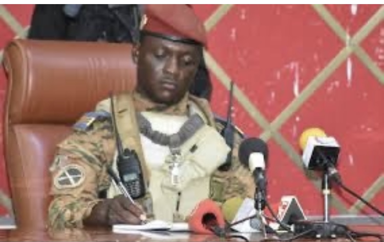 Burkina Faso: trois diplomates français expulsés 1