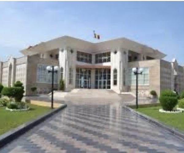 Le Tchad suspend temporairement  les missions officielles