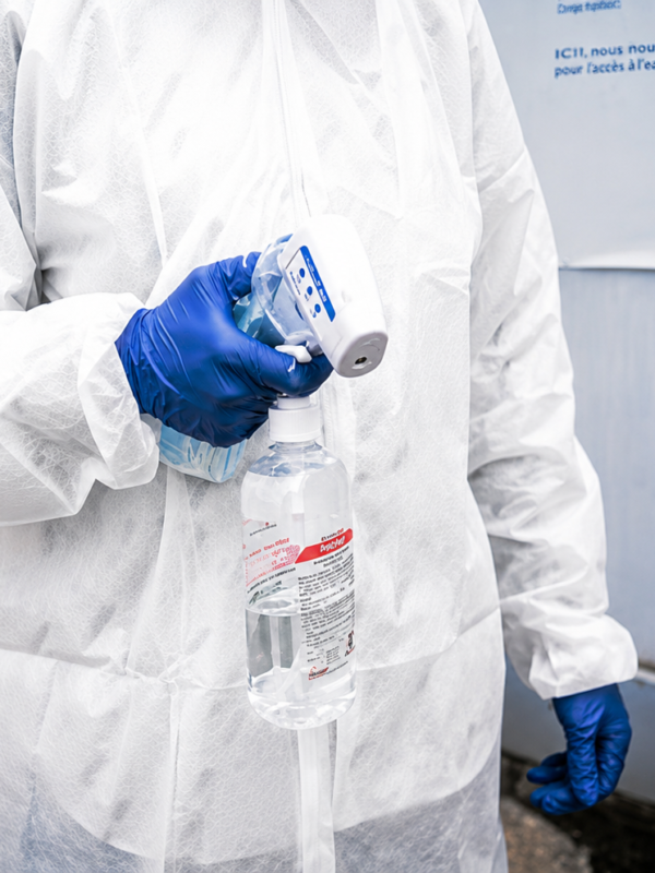 Ebola : un médecin de retour de RDC diagnostiqué positif en France