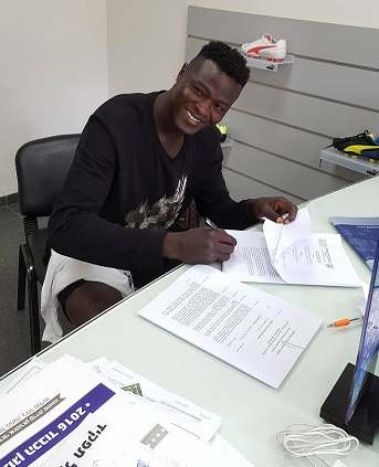 Ezéchiel Ndouassel aux couleurs de Hapoel Ironi Kiryat Shomna en Israël