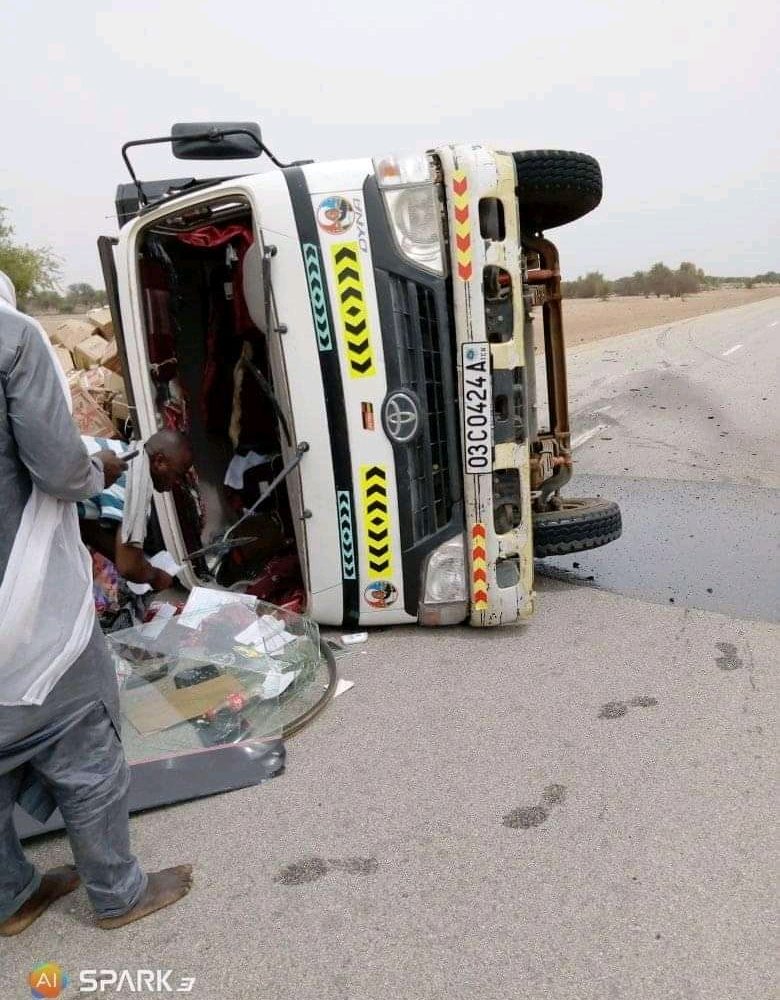 Un camion fait tonneau sur la route Oum-Hadjer-Mangalmé 1