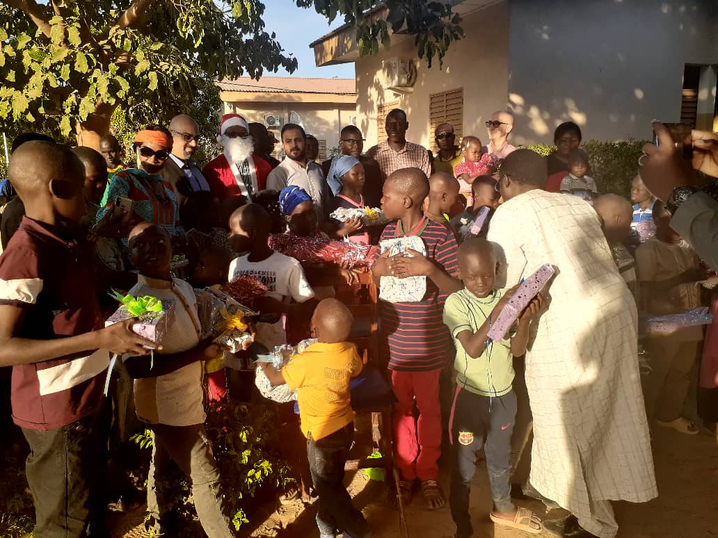 Premier Bet Tchad donne du sourire aux enfants du village Sos 1