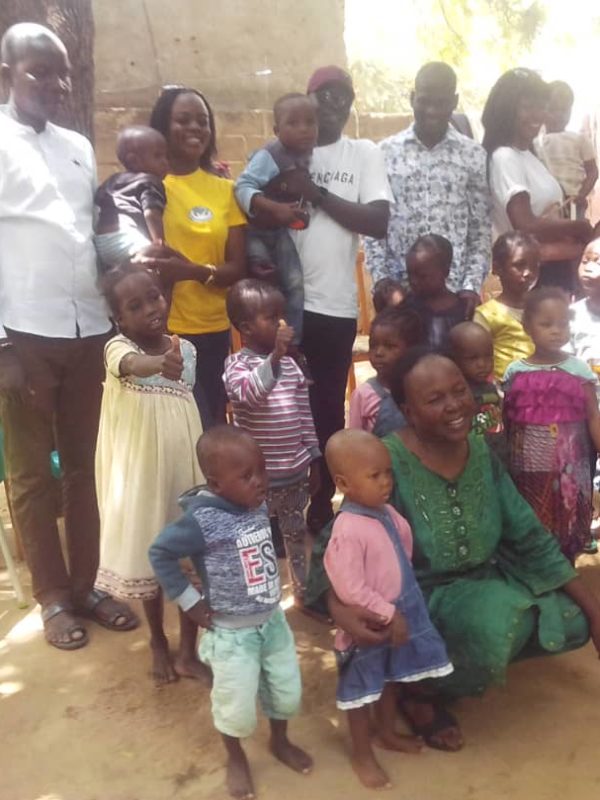 L’Association Charity fait un don à l’Orphelinat Apsoa