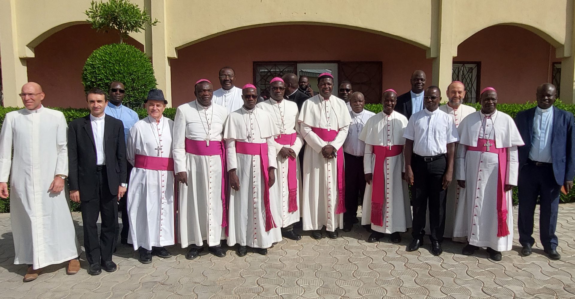 « Les conditions pour un dialogue crédible et sincère ne sont pas réunies » : clergé catholique 1