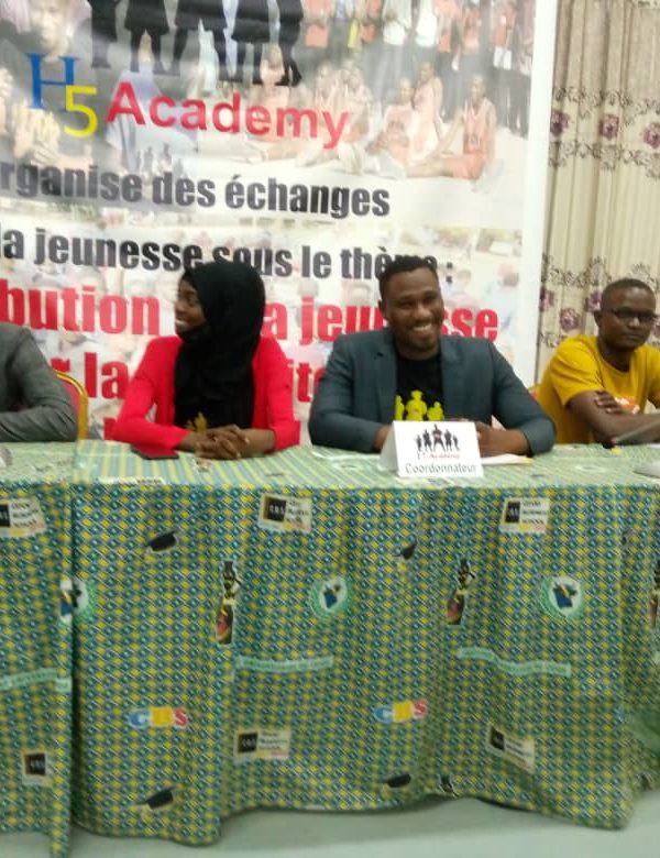 H5 Académy  échange avec les jeunes pour la réussite de Dni