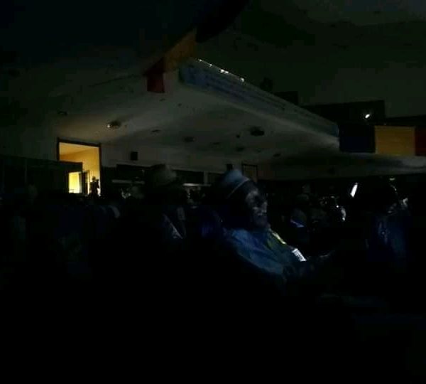 Coupure d’électricité dans la salle du Dnis