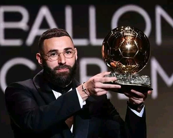 Karim Benzema remporte le ballon d’or 2022
