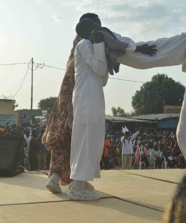 Hadre Dounia couronne les enfants