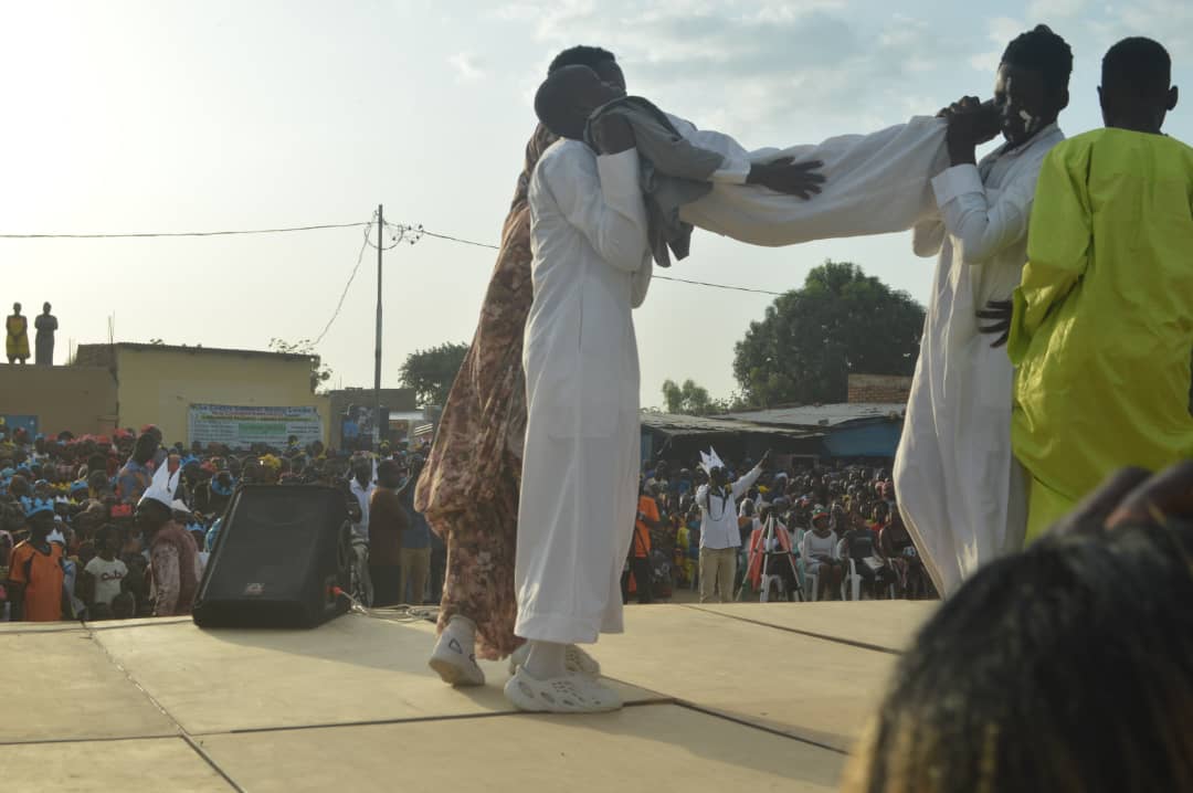 Hadre Dounia couronne les enfants 1