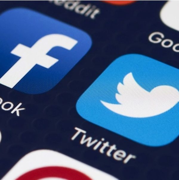 Les Adh appellent à censurer les contenus haineux sur les réseaux sociaux