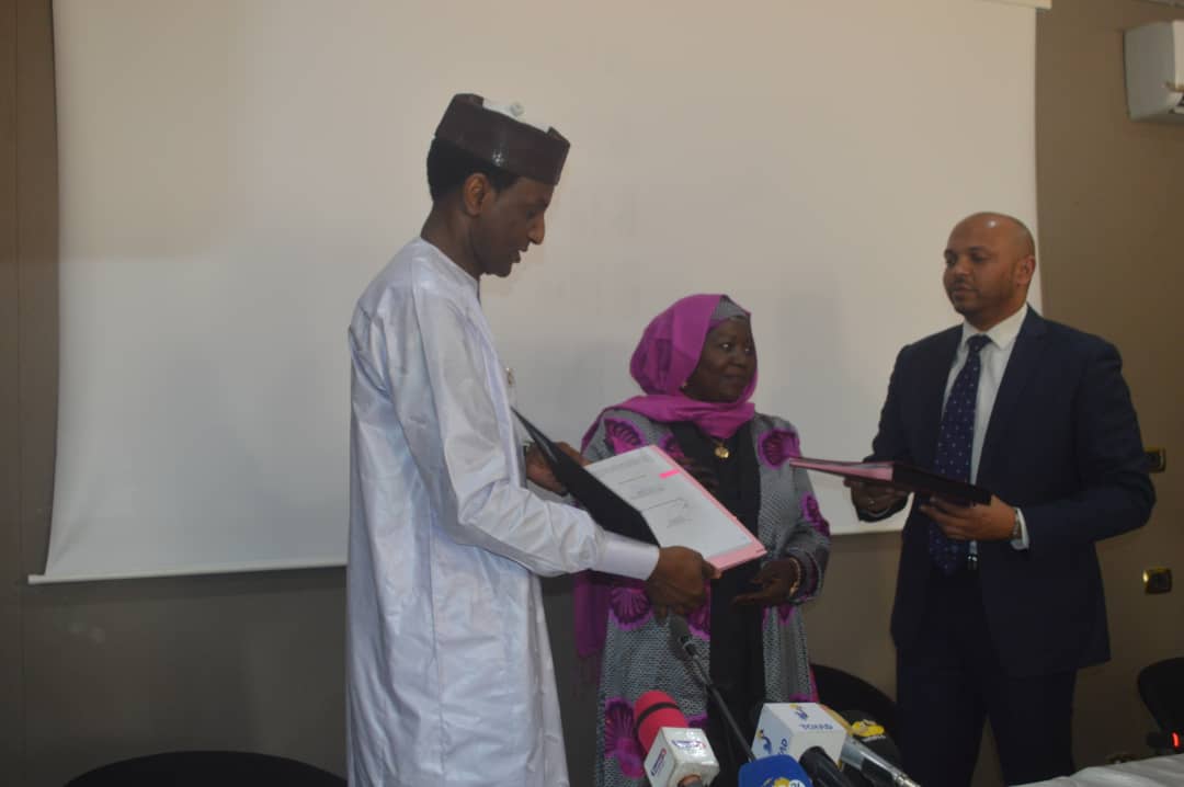 Un accord de don de 13 milliards de fcfa est signé entre le gouvernement du Tchad et la Bad pour la mise en œuvre du Paset 1