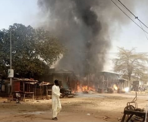 Une partie du  marché de Doba en feu 1