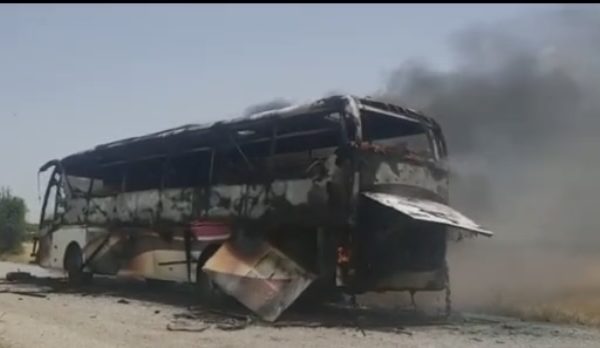 Un bus prend feu à proximité de la ville de Bokoro