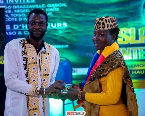La tchadienne Gralys remporte le premier prix du Slam Awards International à Bamako