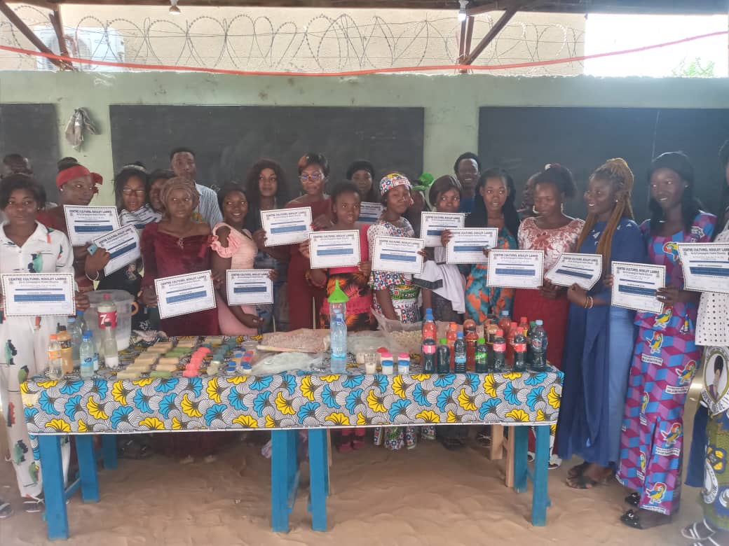 Le centre Koulsy Lamko forme 68 filles étudiantes en techniques de fabrication des détergents 1