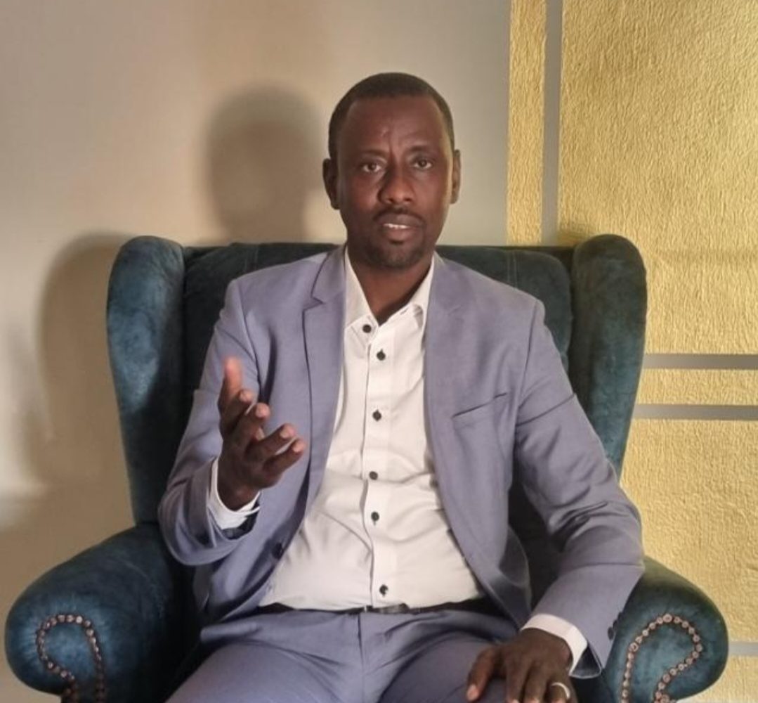 « l’Etat ne peut pas unilatéralement nationaliser les actifs d’Esso. Parce que cette nationalisation ne repose sur aucune base juridique et même si tel était le cas les arguments avancés ne tiennent pas debout », Oumar Ali Fadoul, expert en économie pétrolière 1