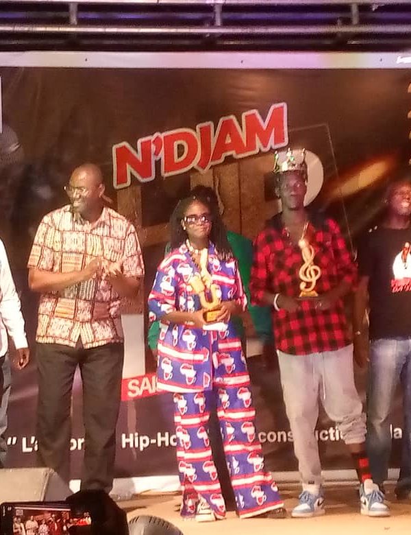Ndjam Hip-Hop : l’artiste   Wawi B  décroche le prix de la meilleure rappeuse de l’année