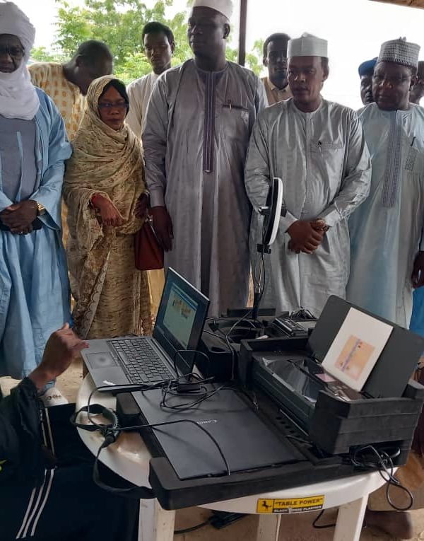 Tchad : les citoyens s’activent à l’enrôlement biométrique électoral au dernier jour