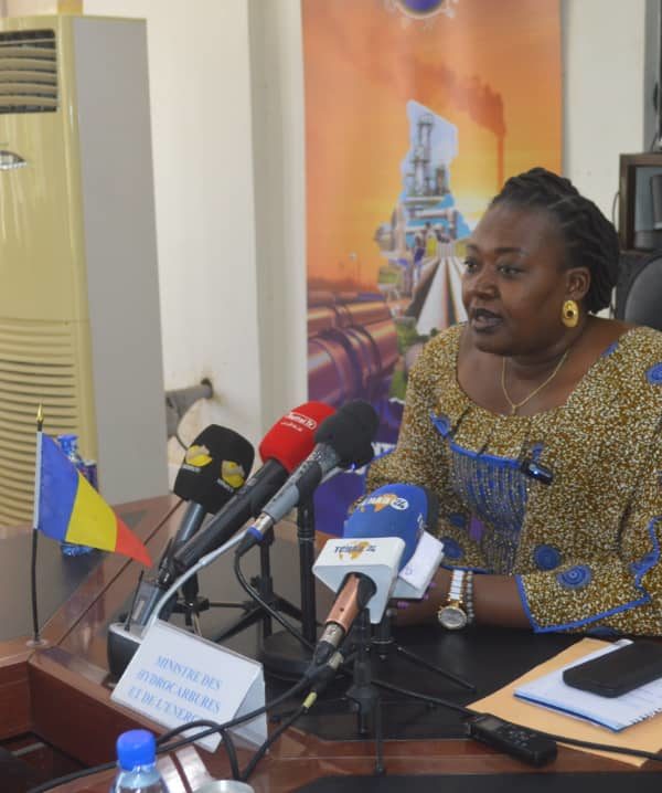 « Nous déplorons suffisamment déjà la situation de cherté de vie et si le carburant ne peut pas être disponible, c’est un mal qui s’ajoute à un autre », Ndolenodji Alixe Naïmbaye, ministre des hydrocarbures et de l’énergie
