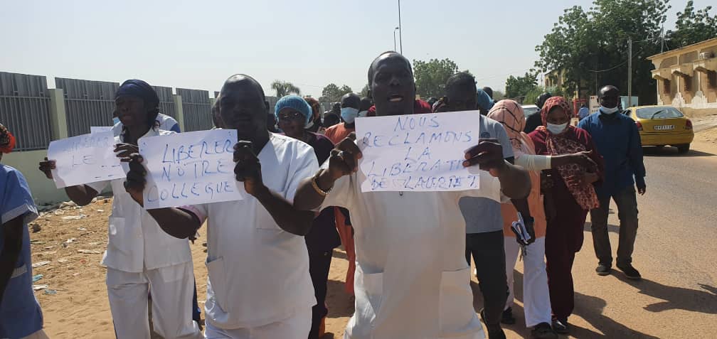 Sit-in à l’hôpital de la Renaissance :  Le personnel réclame la libération de leur collègue incarcéré à la maison d’arrêt de Klessoum 1