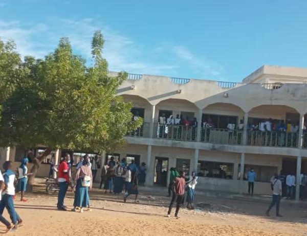 Rentrée effective, malgré les quelques tables-bancs vides