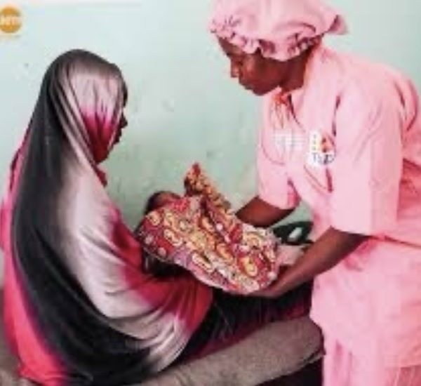 Journée mondiale de la sage-femme : célébration des gardiennes de la naissance