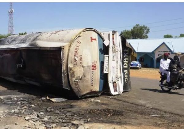 Nigeria : l’explosion d’un camion-citerne fait au moins 70 morts