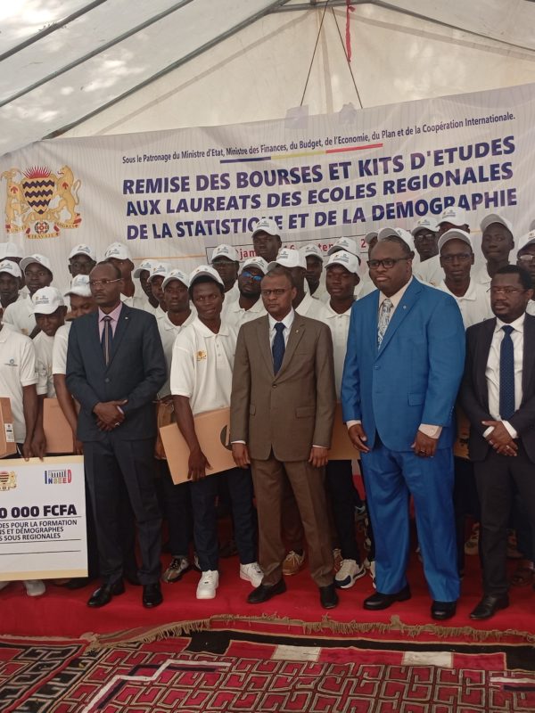 Tchad : L’INSEED soutient les lauréats des concours d’entrée aux écoles régionales de statistiques et de démographie avec des bourses et des kits