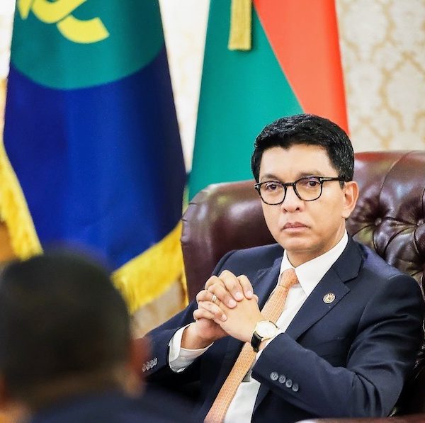 Madagascar : Andry Rajoelina dissout l’Assemblée nationale pour éviter un vote de destitution