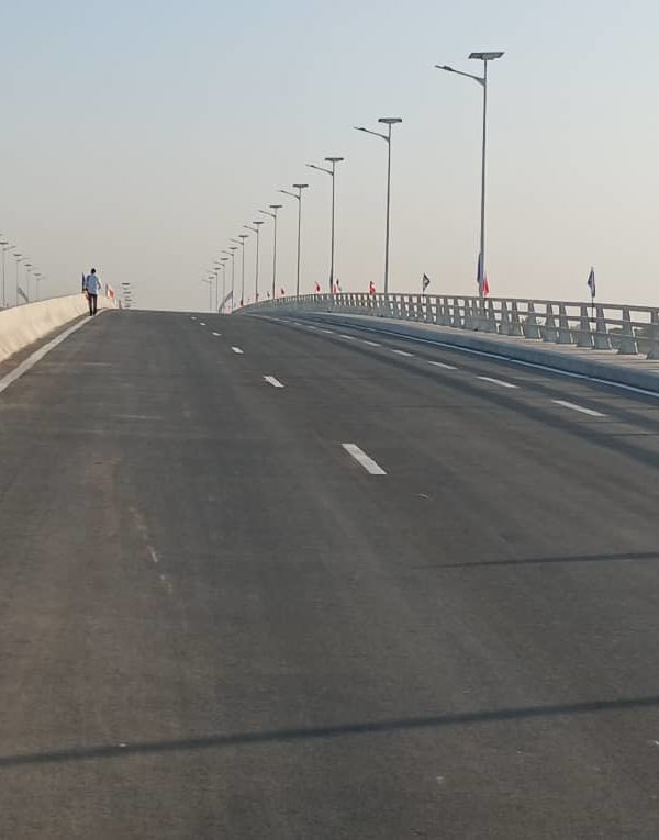 Le pont de la Refondation interdit aux gros porteurs de plus de 7 tonnes