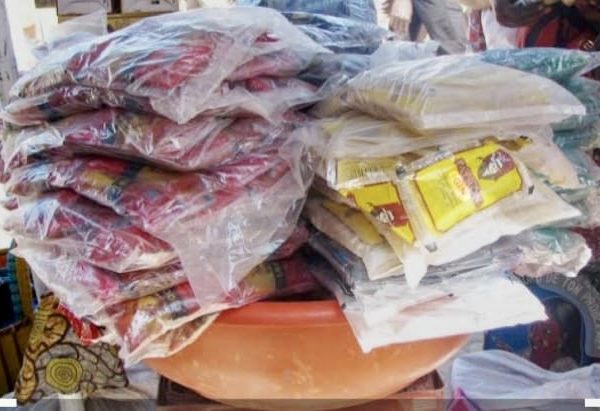 Alcool frelaté : Le ministre du Commerce rappelle l&rsquo;interdiction stricte sur tout le territoire