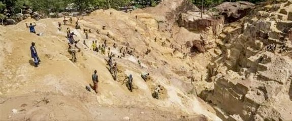Secteur minier : le gouvernement interdit les visites de sites sans autorisation officielle