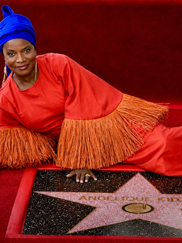 Angélique Kidjo devient la première chanteuse africaine à avoir son étoile à Hollywood