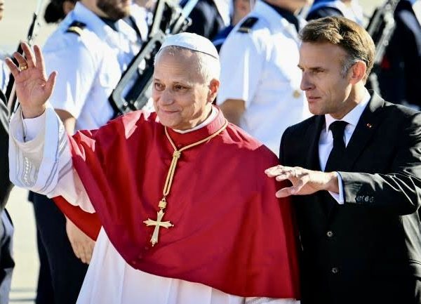 Religion : le pape Léon XIV entame une visite de quatre jours en France